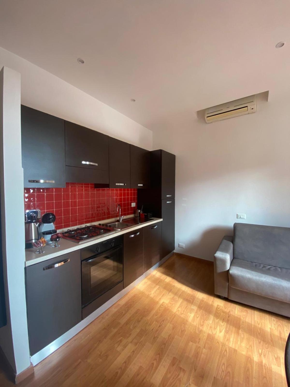Adrian Apartment Rom